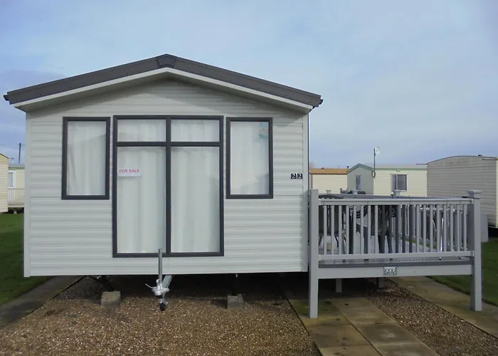 Kings: Malton:- 6 Berth, Central Heated, Enclosed Veranda