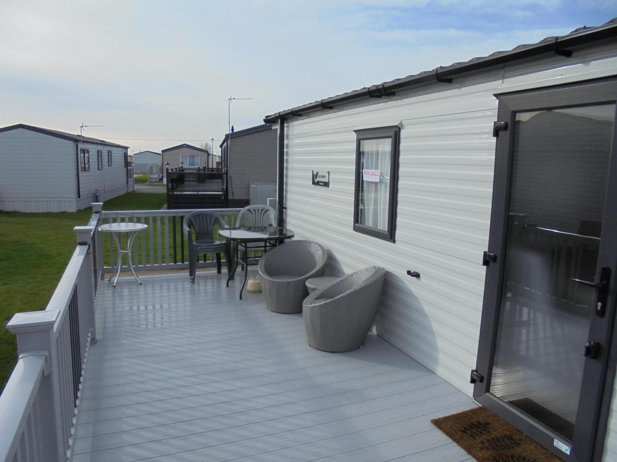 Kings: Malton:- 6 Berth, Heated, Enclosed Veranda